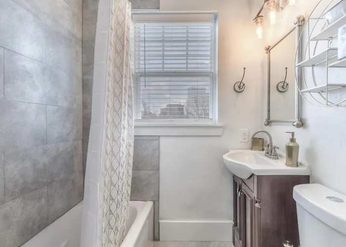 Carson Flats #6 | 1br • Near Bok• Osu Med•dtwn Apartment *