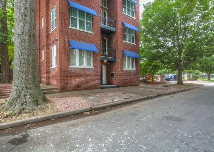 Carson Flats #6 | 1br • Near Bok• Osu Med•dtwn Tulsa