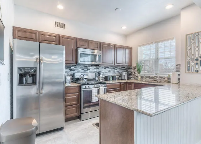 Carson Flats #6 | 1br • Near Bok• Osu Med•dtwn Apartment *
